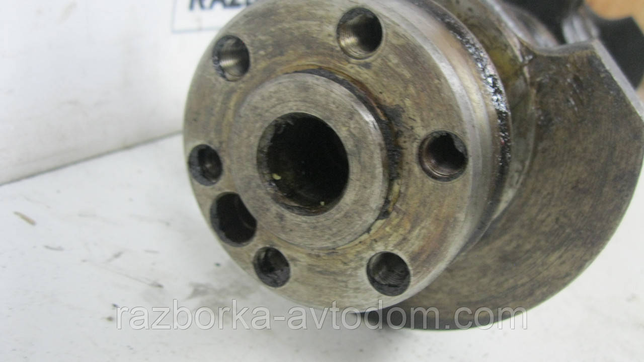 Колінвал Opel Rekord E (1977-1986), Omega A (1986-1993) 2.0 OE:90180850