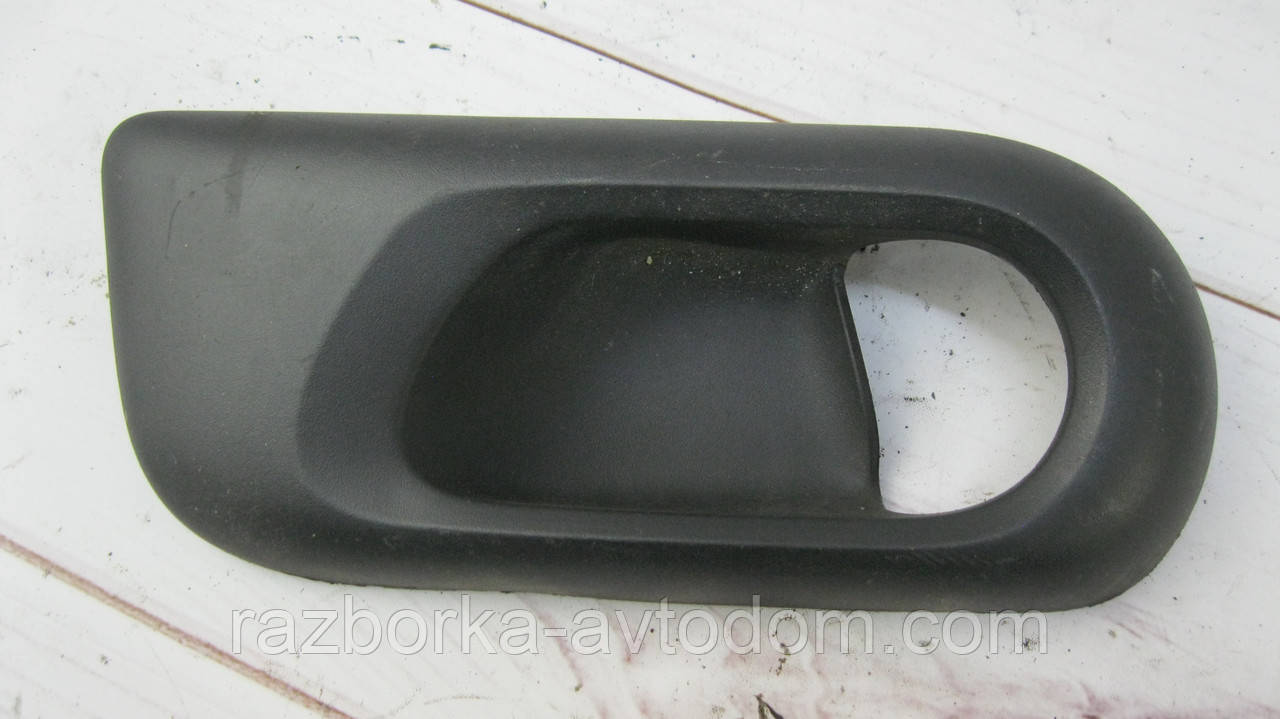 Накладка дверей задній лівій внутрішній Opel Corsa C (2000-2012) OE:13107019, 13107018