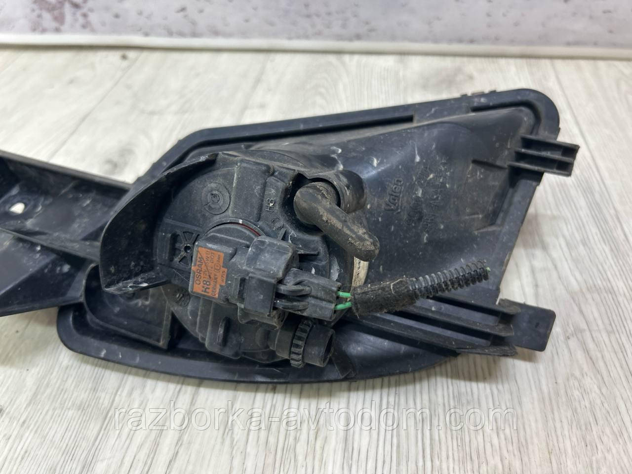 Фара протитуманна передня ліва Peugeot 308 (11-13) OE 9674041680
