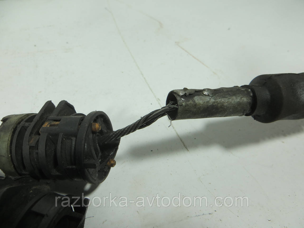 Трос перемикання КПП FORD CONNECT (2002-2013) Дефект ОЕ: 1208559 OE BT1R7E395AB