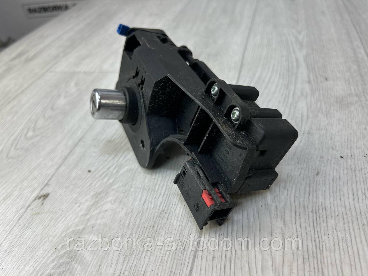 Замок кришки багажника Opel Corsa C (2000-2012), Meriva A (2003-2010) OE:9196633, 13168316