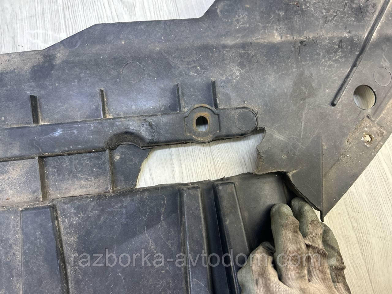 Захист бампера переднього нижня Ford Mondeo MK4 (07-10) OE:7s718b384a ДЕФЕКТ!!!