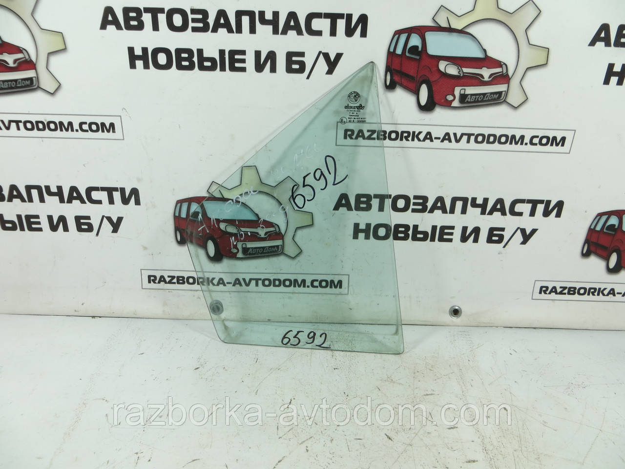 Скло дверей Alfa Romeo 33