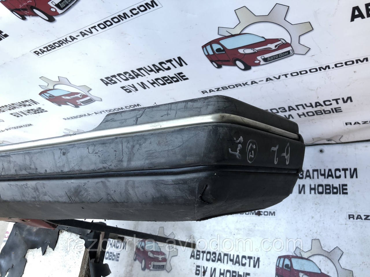 Бампер задній універсал VW Passat B2 (80-85) 331807421H