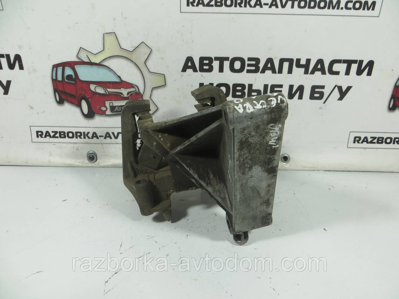 Кронштейн + подушка двигуна OPEL VECTRA B (1995-2003) ОЕ: 90496531 OE 90495514