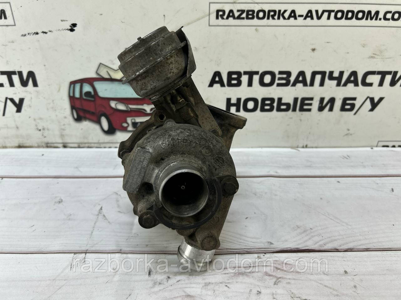 Турбіна 1,9TD VW Passat B5 (96-05), Audi A4 B5, Skoda SuperB, OE:028145702r Дефект: кидає в гарячу частину оливу