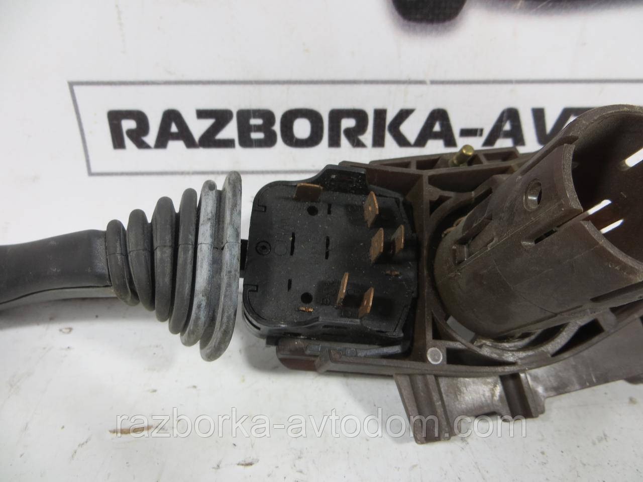 Підкермовий перемикач правий Opel Astra OEM 90243395