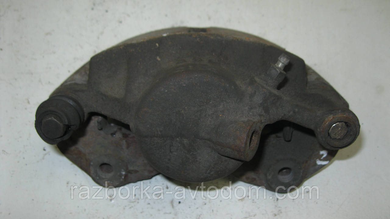 Суппорт передній правий Mitsubishi Colt 3 (1988-1992), Galant 5 (1983-1989), Galant 6 (1989-1993) OE:MB587026