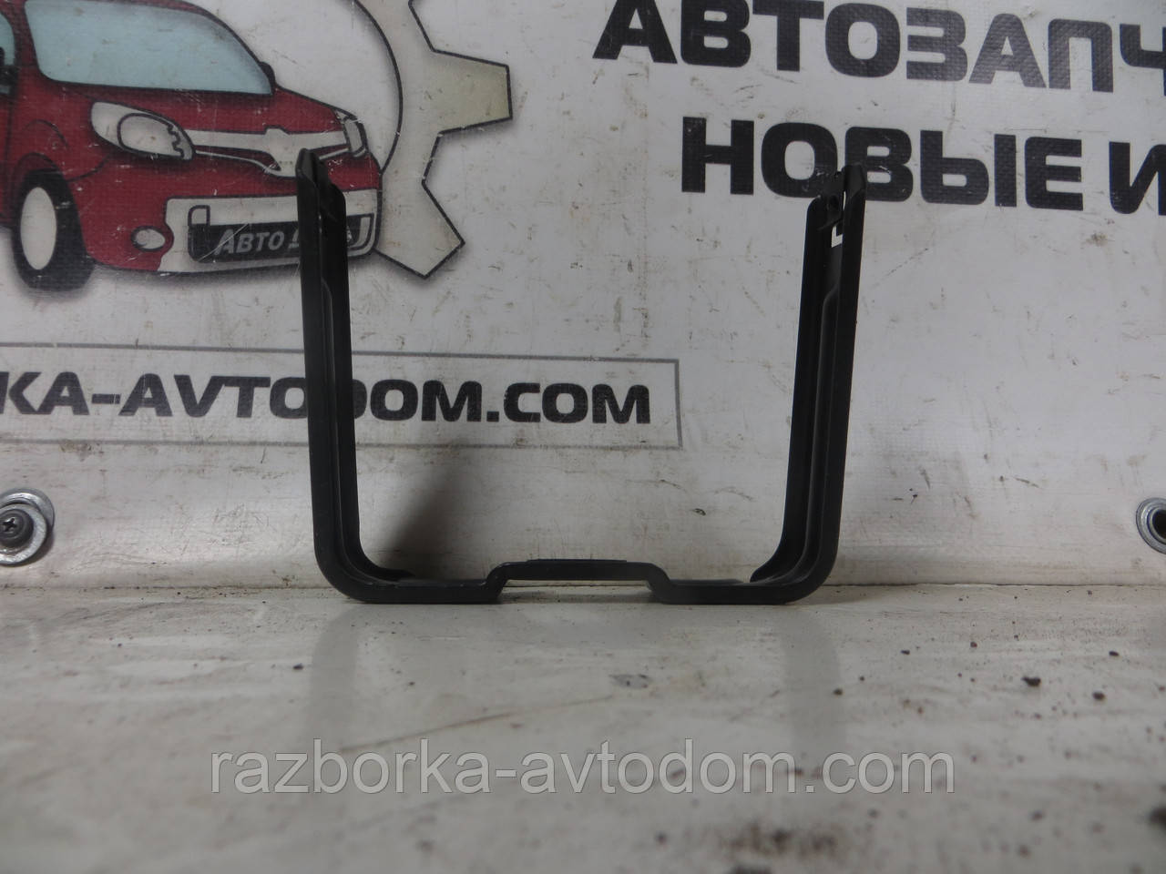 Кронштейн панелі підлоги задній Opel Zafira A (1999-2005) OE:9174619