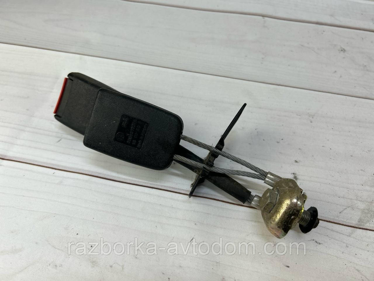 Замок, відповідна частина ременя безпеки VW Passat B5 (96-05) OE:3b0857739a