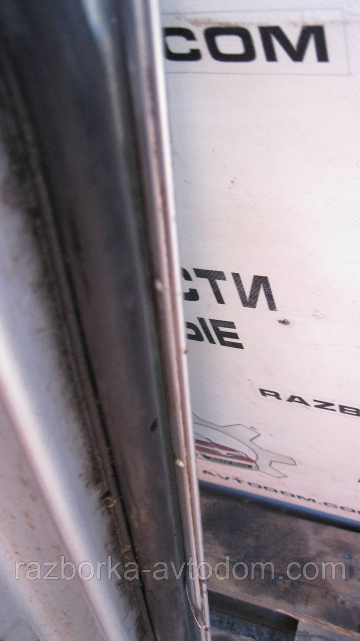 Двері задня ліва VW Touran (03-10) OE:1T0833055R Дефект: іржа в куточку
