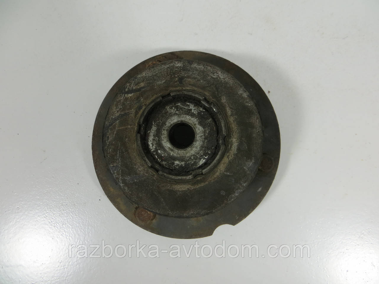 Верхня опора переднього амортизатора BMW E30, E28,E12, E24 (1982-1994) ОЕ: 1125176 OE 31331124508
