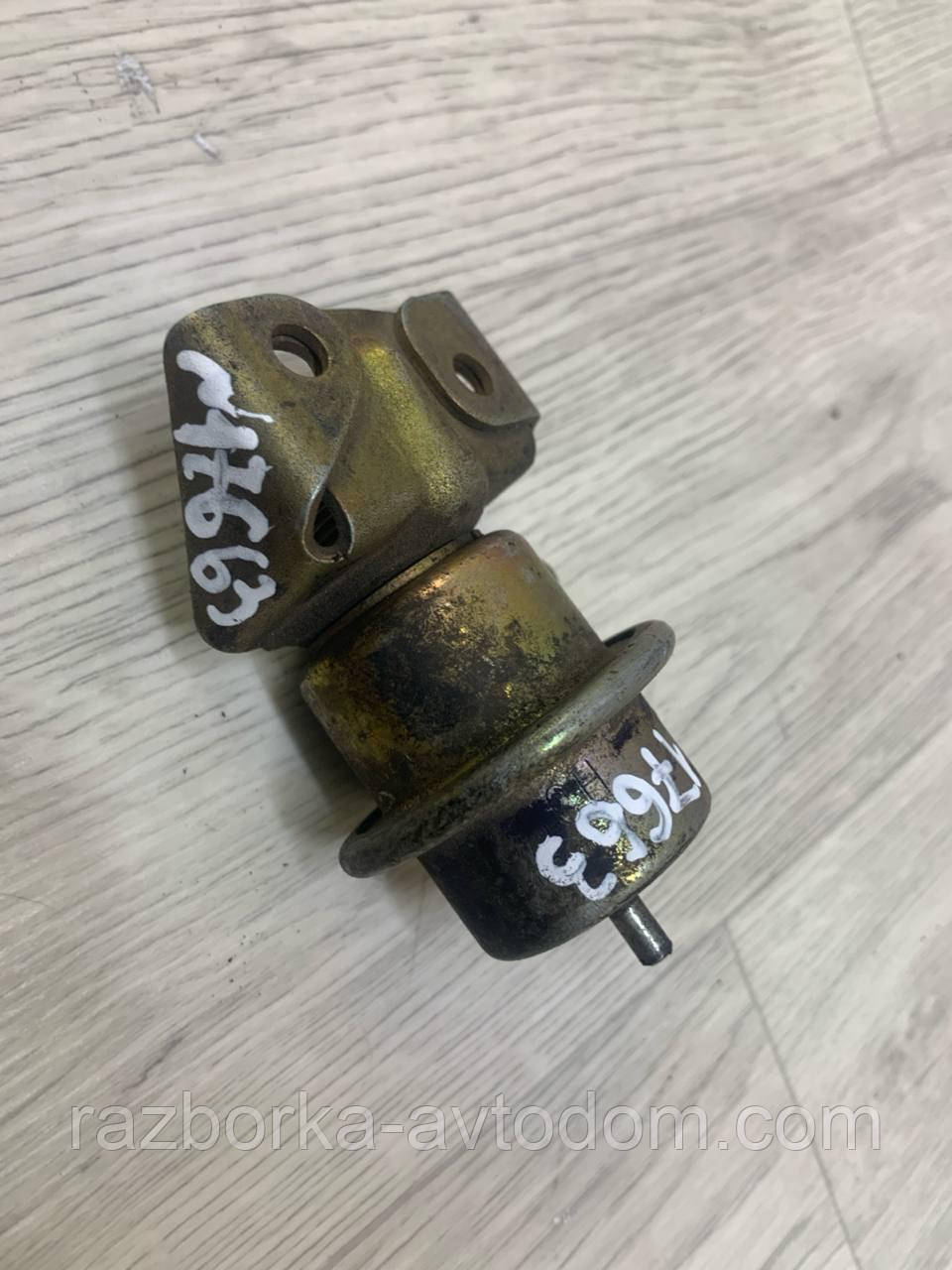 Регулятор тиску палива Bosch Mercedes W123, W116, W126, W460, Porsche 928 OE: 0280161007. OE A0000780592