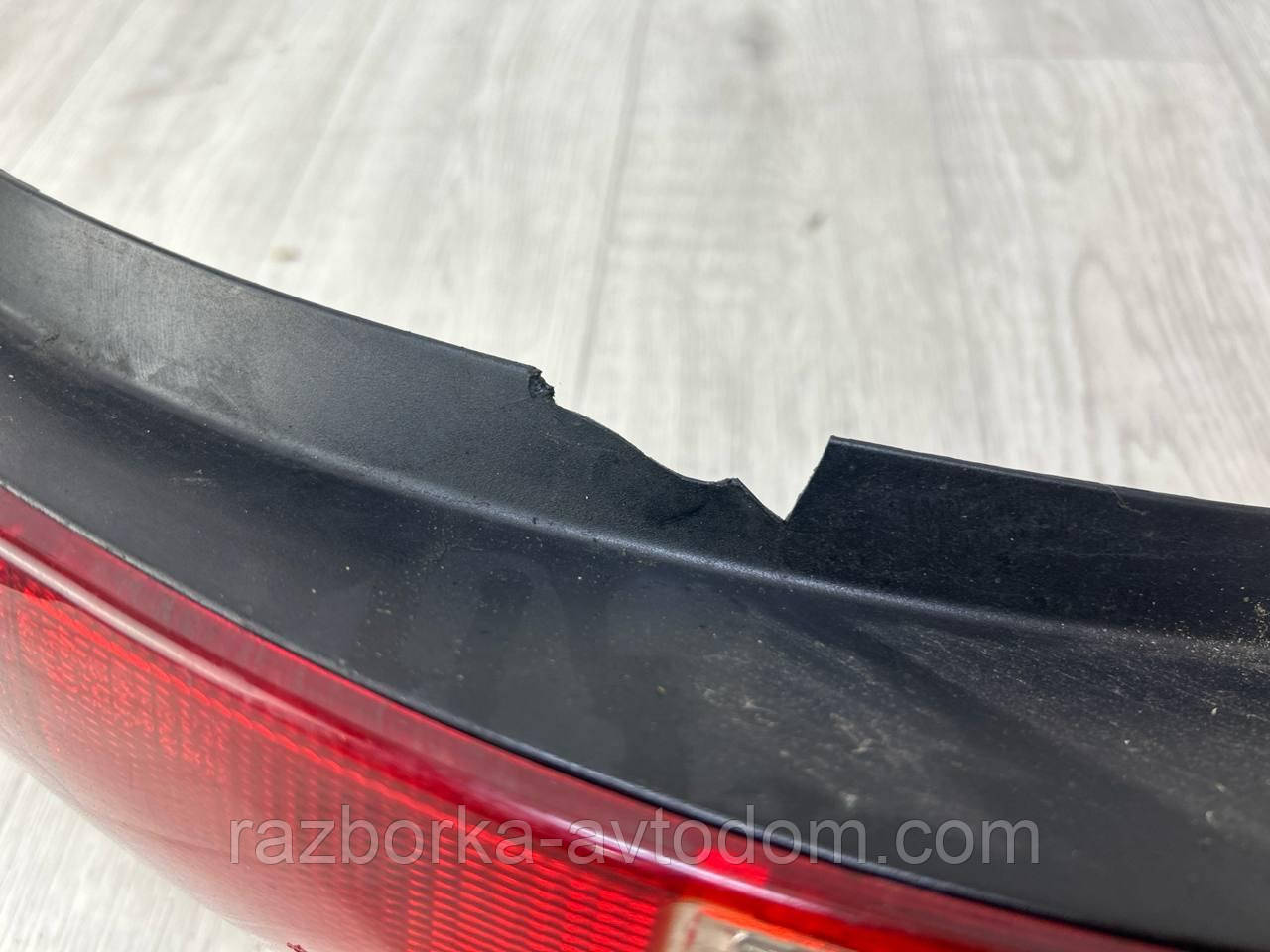 Ліхтар задній правий (універсал) FORD Mondeo MK3 (00-07) OE:1S7113404C Дефект