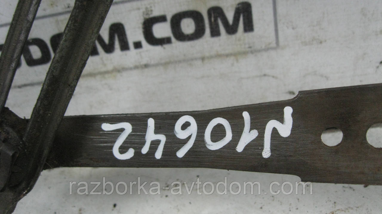Склопідіймач задній правий (механічний) Mercedes W123 (1975-1985) OE:1237300246
