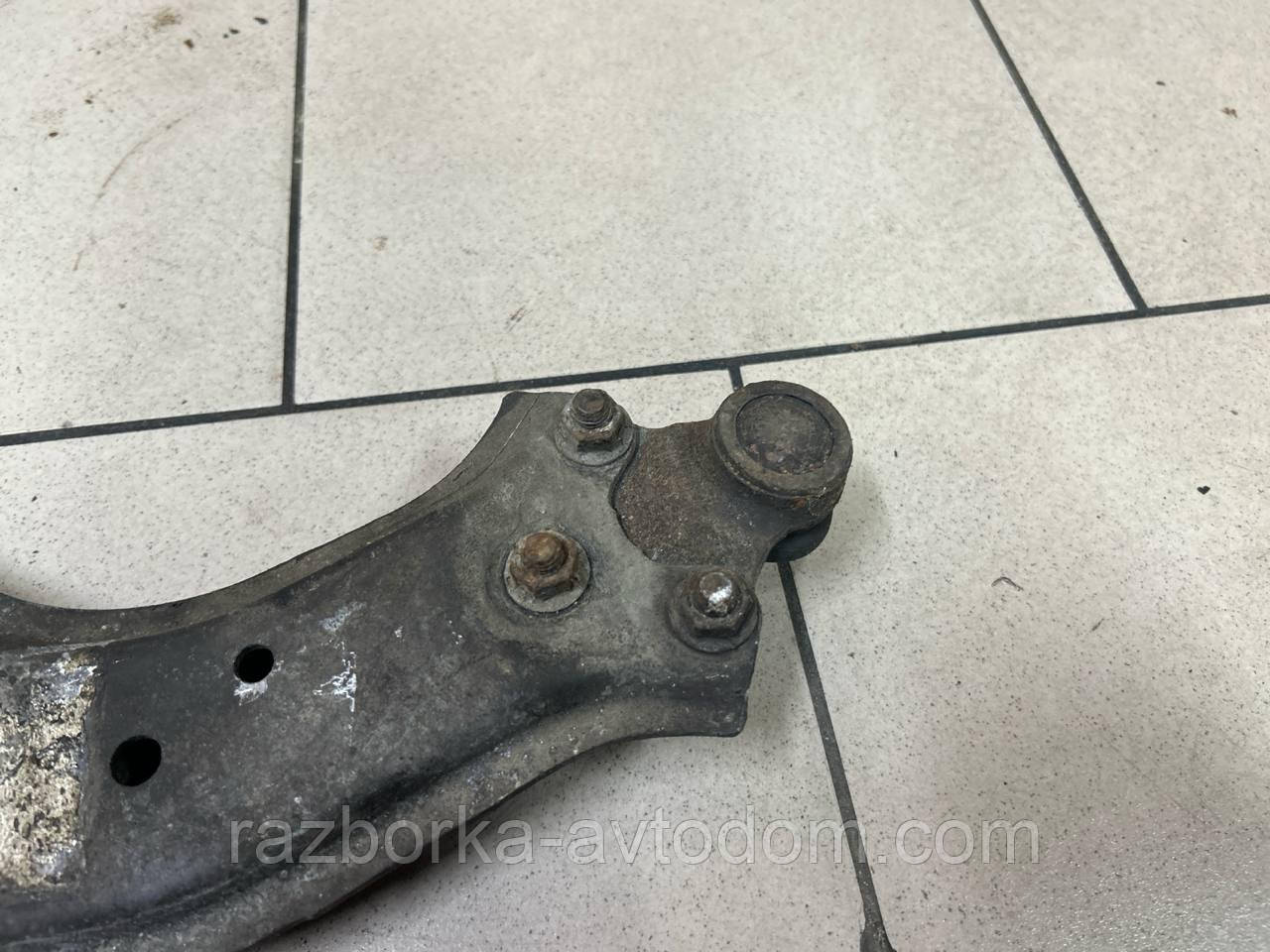 Важіль передній правий D18 Citroen Berlingo (03-08) OE:3521E5