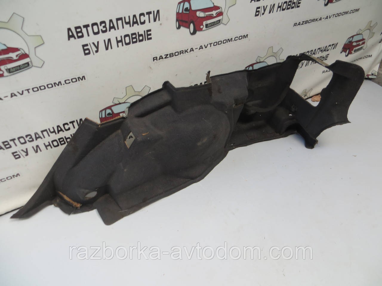 Обшивка багажника задня права (хечбек) OPEL VECTRA B (1999-2003) ОЕ: 90439133