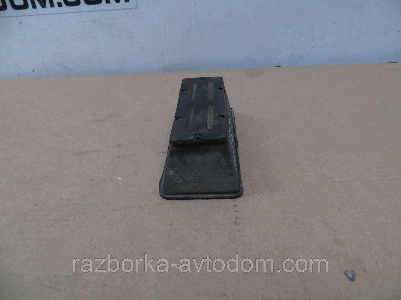 Подушка передньої ресори права Mercedes Benz Sprinter /VW LT (95-06) OE:9013221119