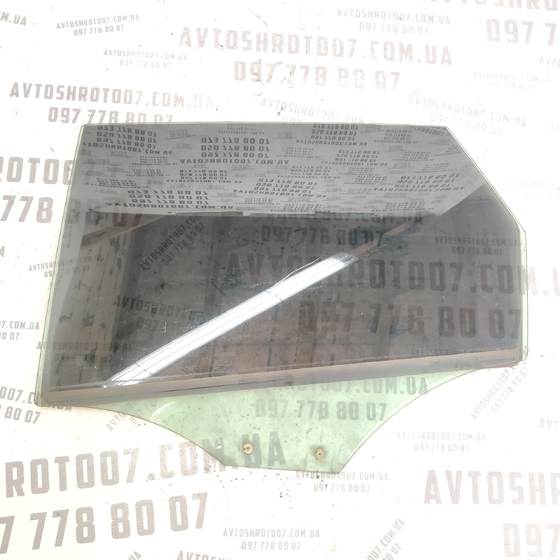 Скло дверей заднє ліве Audi A4 B8 (07-15) 2.0 дизель