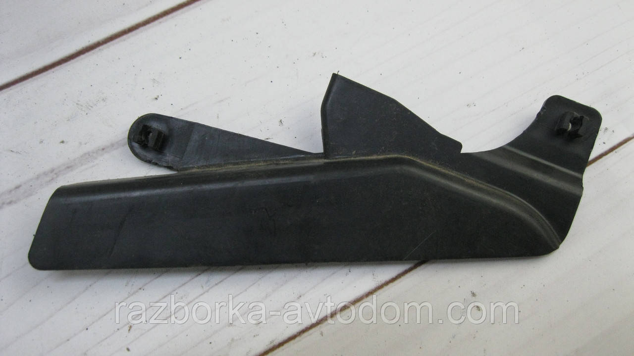 Накладка замка дверей передньої правої Hyundai Getz (2002-2005) OE:813771C000