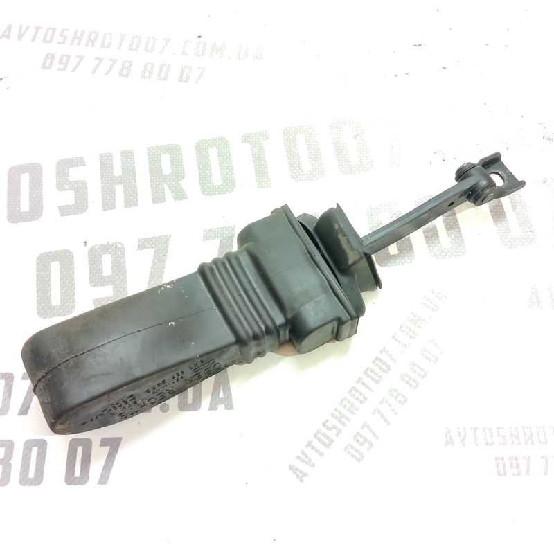Обмежувач дверей Audi A4 B8 (07-15) 2.0D передній