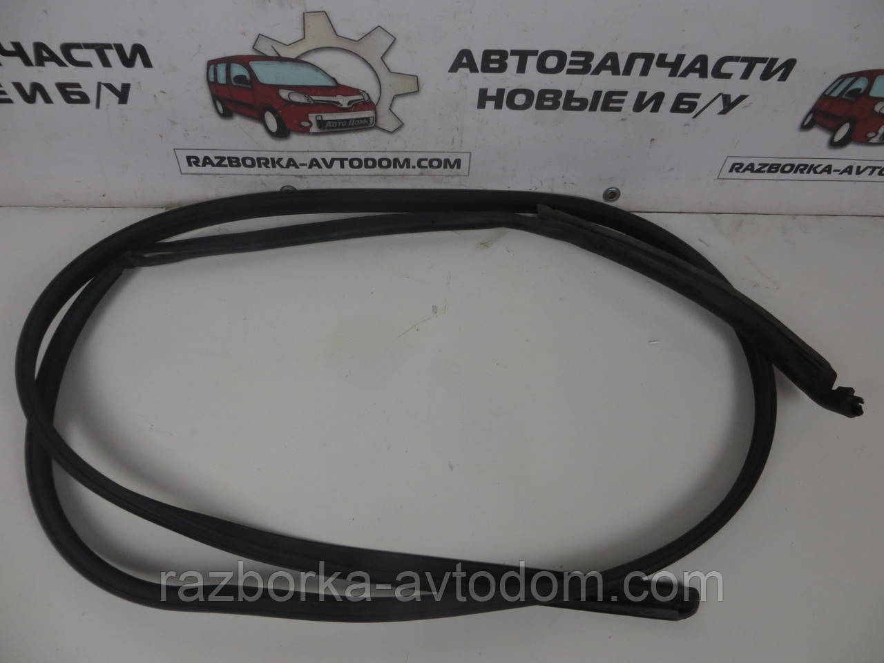 Щільна зовнішня гумка правої верхньої бочини (дверного отвору) Opel Zafira A (1999-2005) OE:90582042