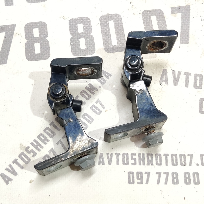 Дверна завіса передня права Audi A4 B8 (07-15) 2.0 Дизель