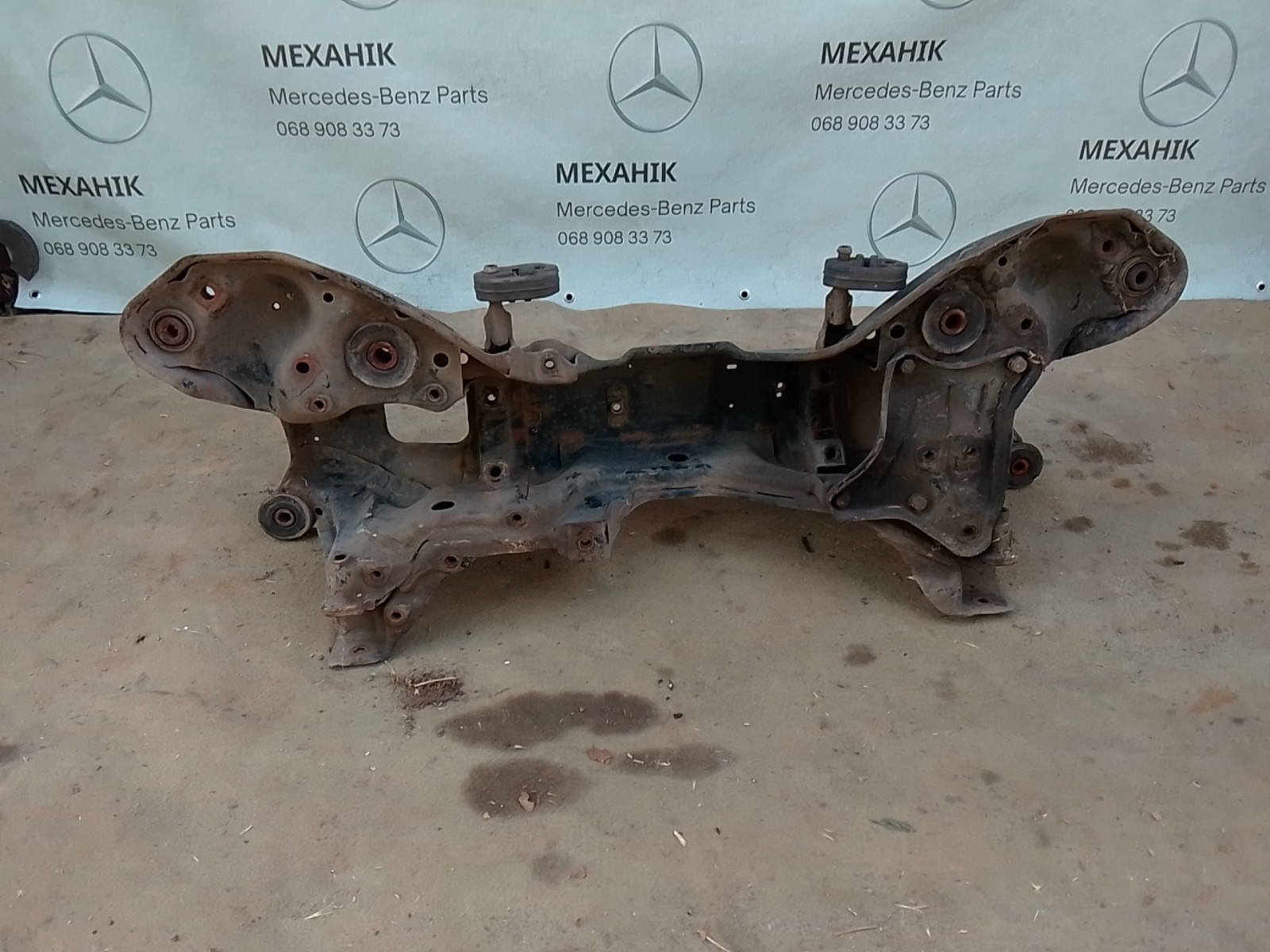 Підрамник передній Mitsubishi Galant 8
