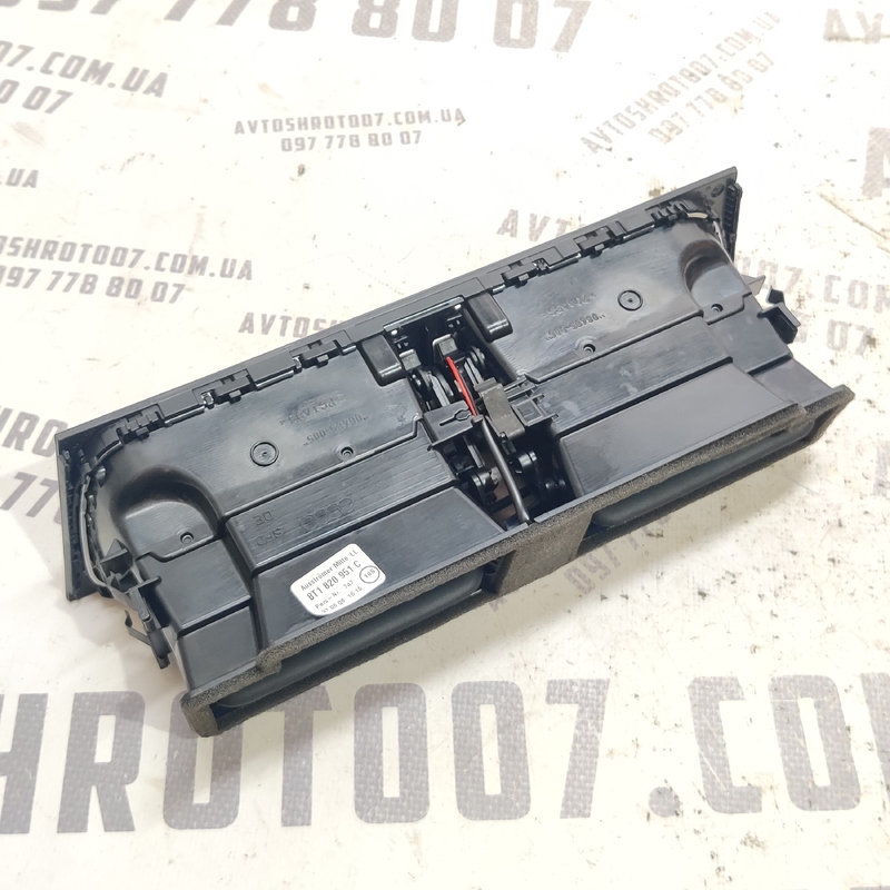Дефлектор обдуву салону Audi A4 B8 (07-15) 2.0 дизель
