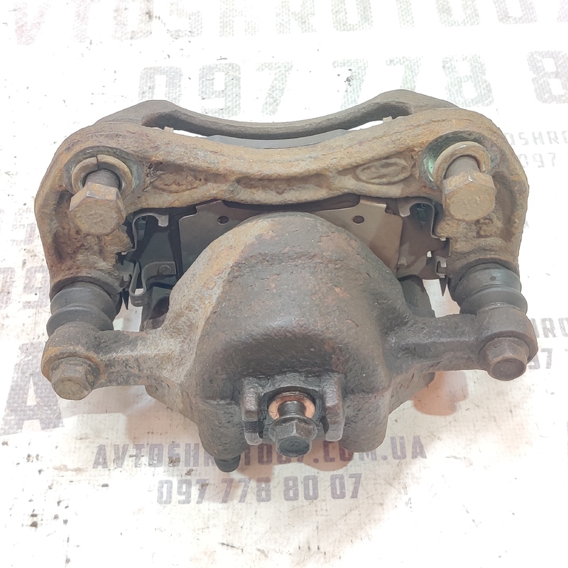 Супорт передній правий Hyundai Accent 3 (05-11) 1.5D