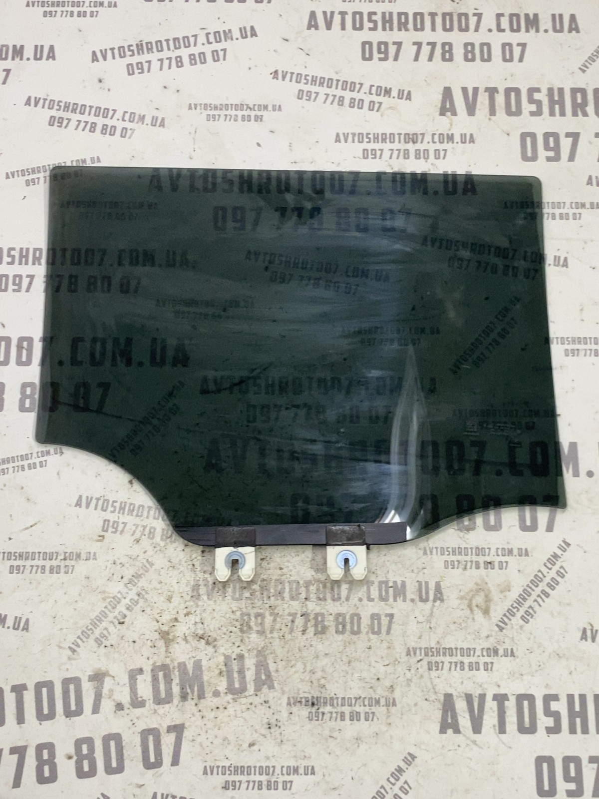 Скло дверей заднє праве Jeep Compass MP P68243939AB