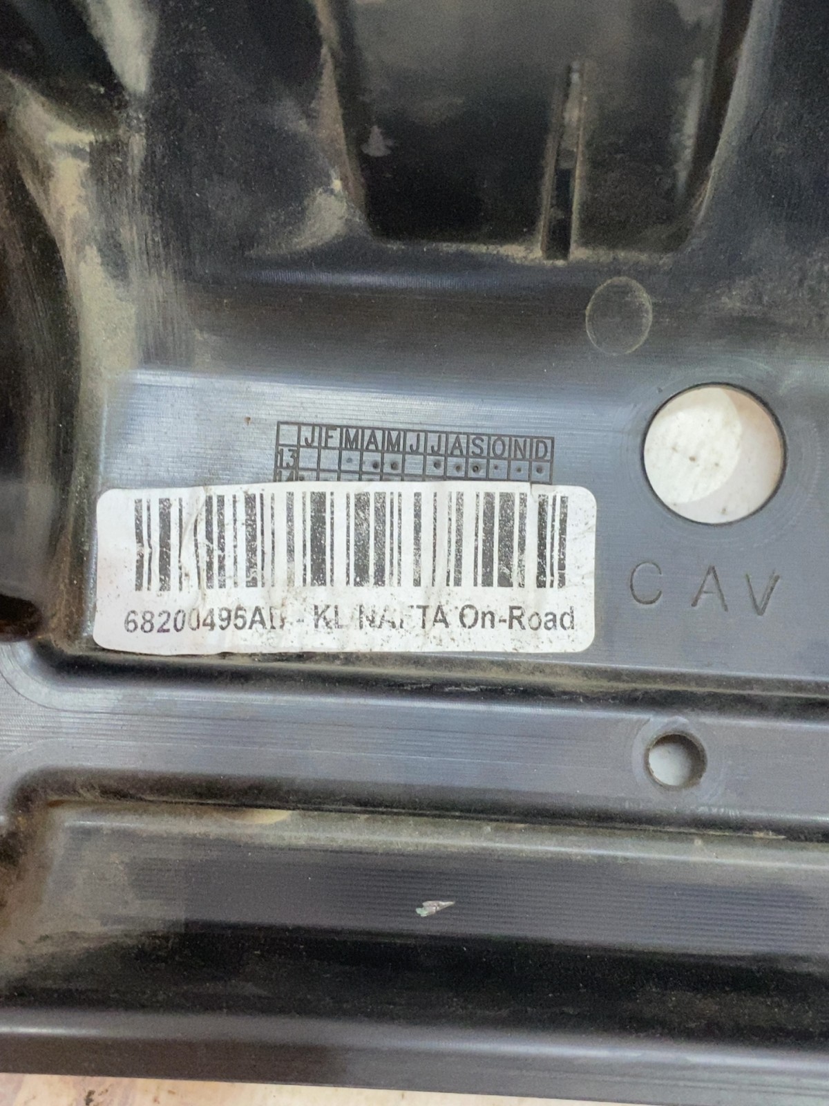 Абсорбер бампера передній Jeep Cherokee KL 68200495AB