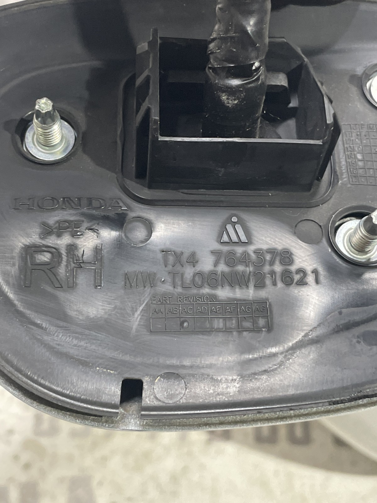 Дзеркало праве Acura RDX 2 (13-18) TL06NW21621