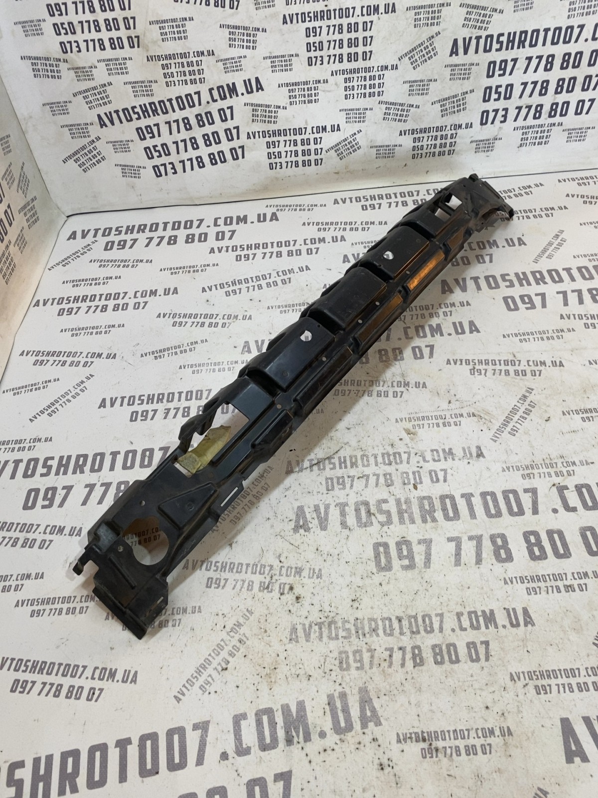 Абсорбер бампера передній Jeep Cherokee KL 68200495AB