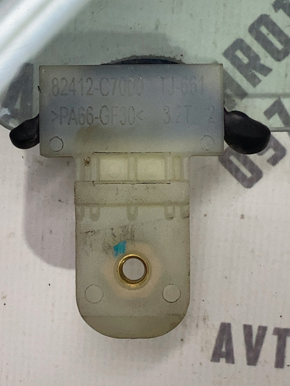 Скло дверей заднє ліве Hyundai Tucson 4 82412C7000