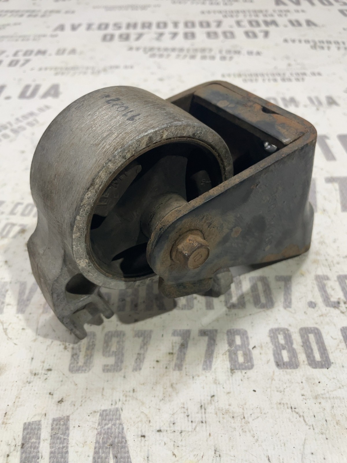 Подушка двигуна нижня Hyundai Accent 3 (05-11) 219151G200