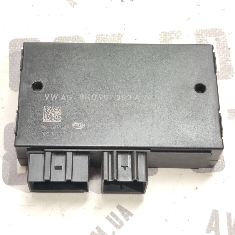 Блок керування фаркопом Audi A4 B8 (07-15) 2.0D 8K0907383A