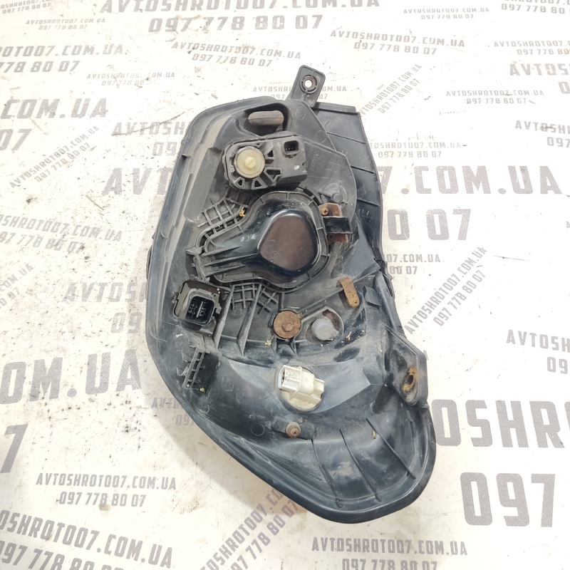 Фара передня права Hyundai Accent 3 (06-10) 1.5D 921021E088