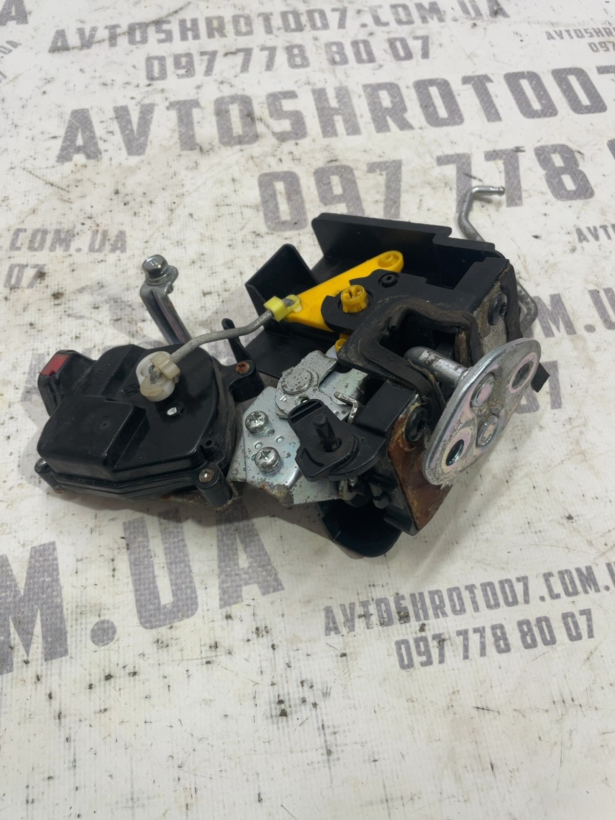 Замок дверей задній правий Hyundai Accent 3 (06-10) 1.5D