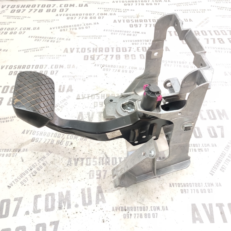Педаль тормозу Audi A4 B8 (07-15) 2.0 Дизель МКПП