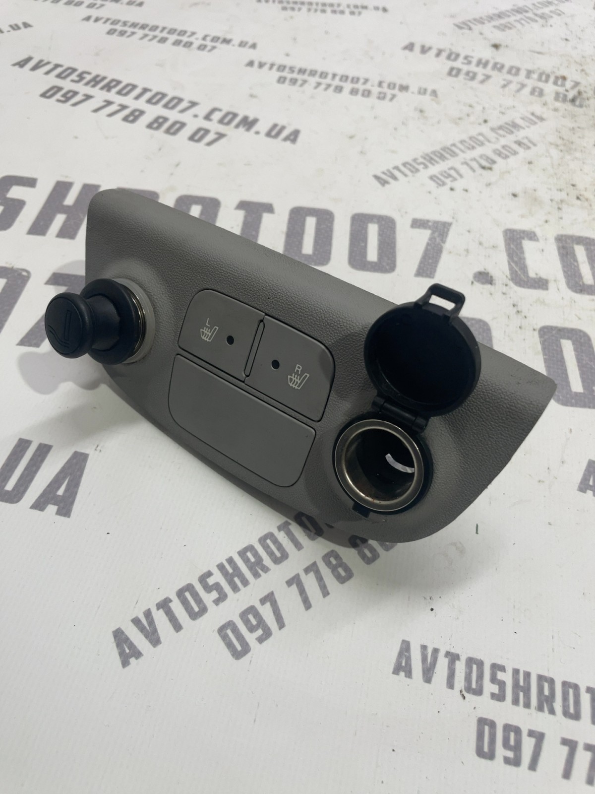 Кнопка обігріву сидінь Hyundai Accent 3 (06-10) 1.5D