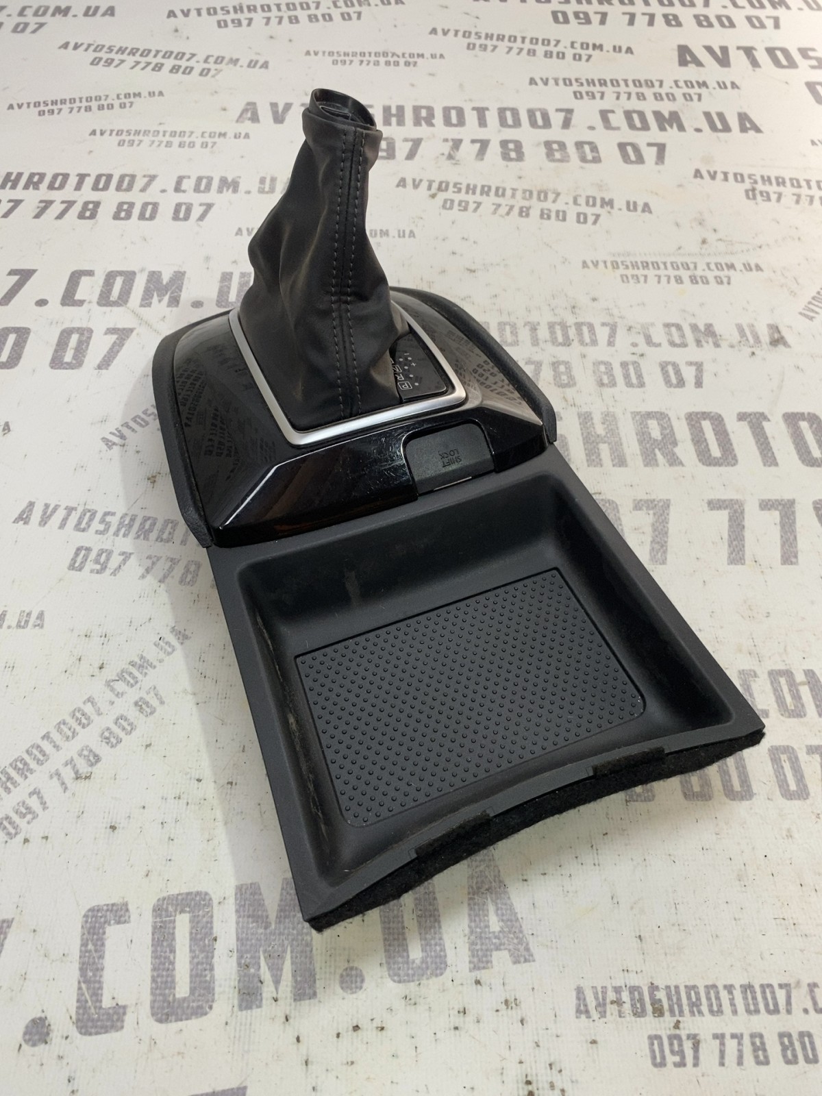 Кожух куліси КПП Nissan Rogue T32 OEM 76L131
