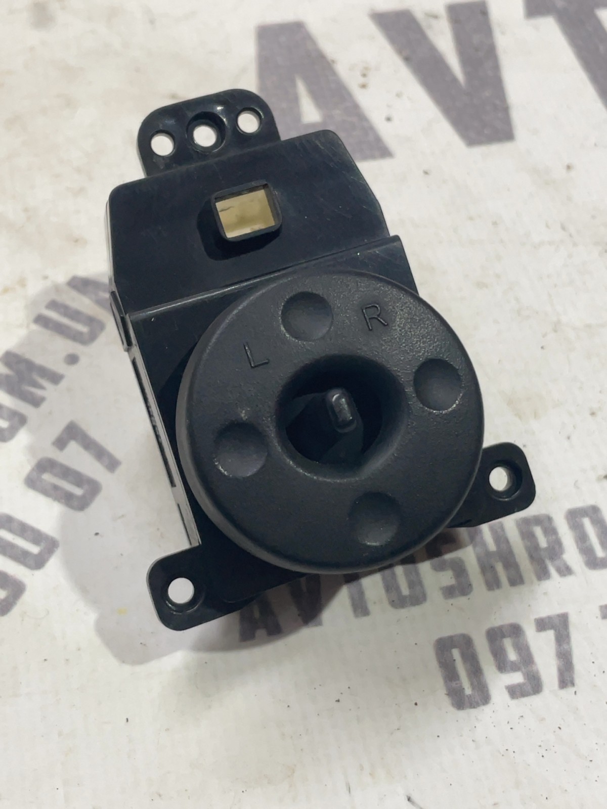 Регулятор дзеркал Hyundai Accent 3 06-11 1.5D OEM 202005064
