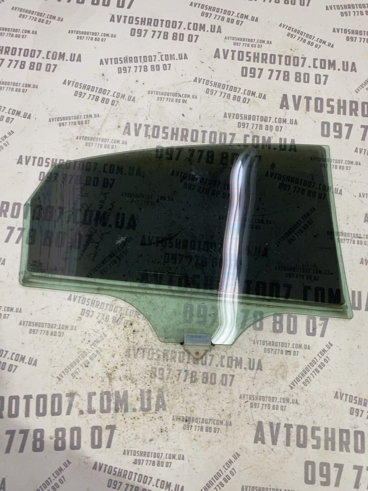 Скло дверей Hyundai Sonata 7 LF фото 2
