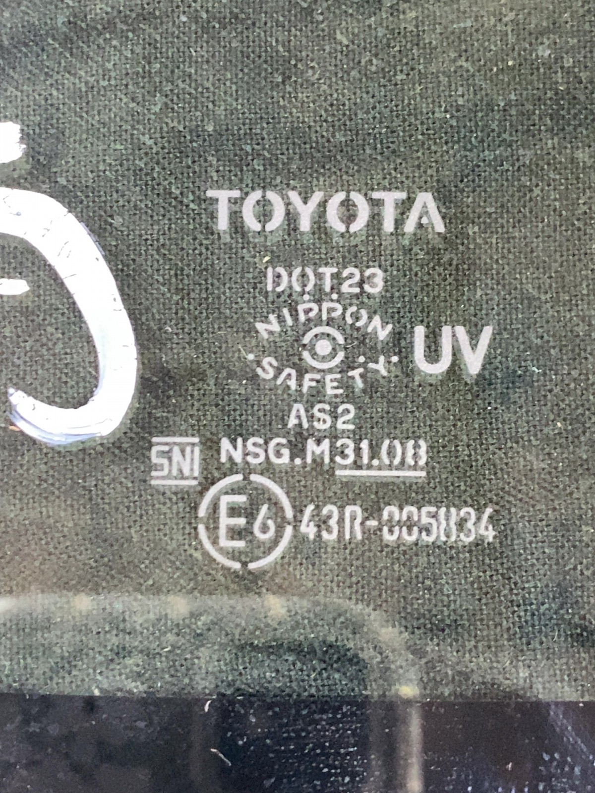 Кузовне скло заднє ліве Toyota RAV4 5