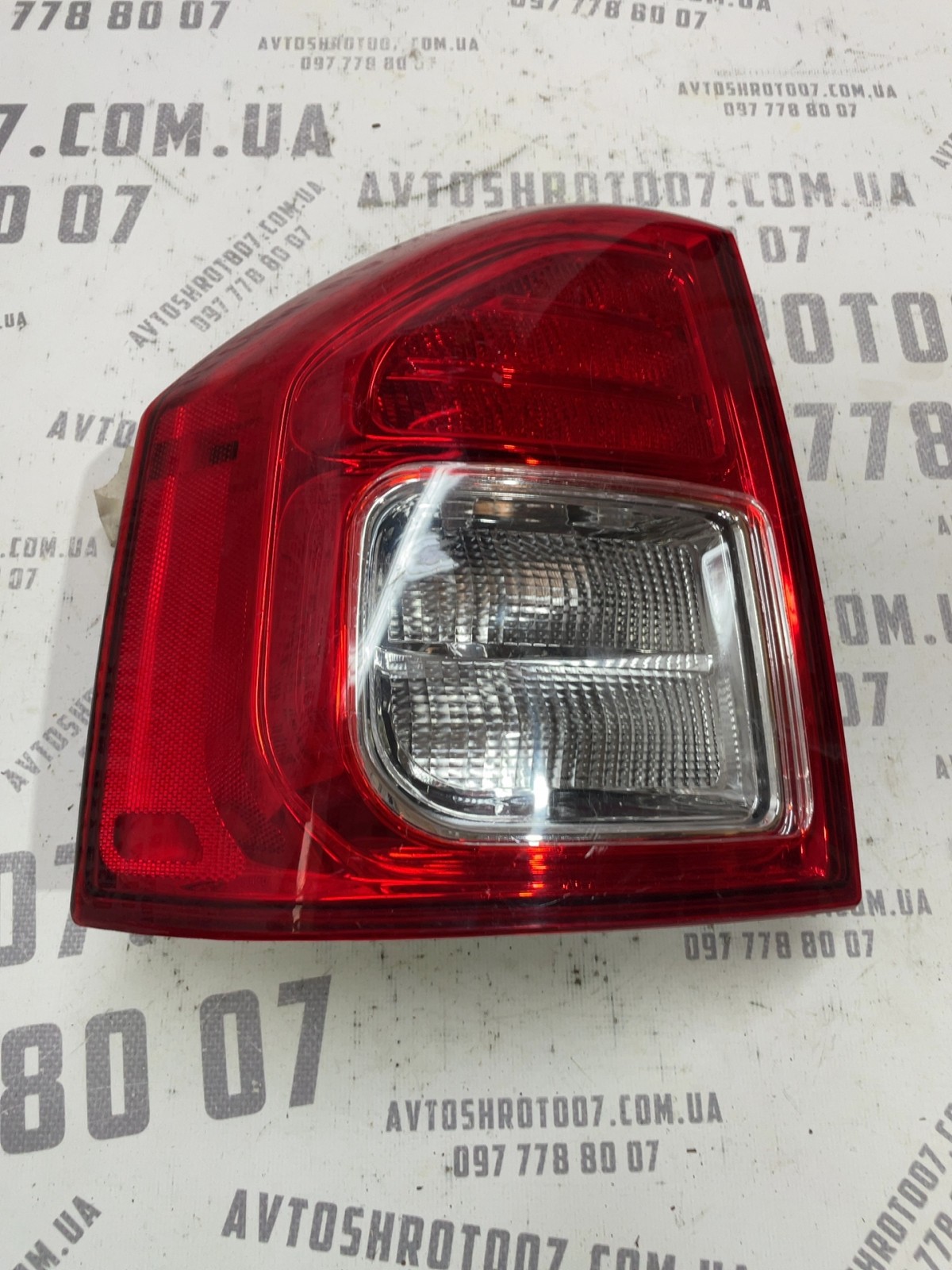 Ліхтар задній лівий Jeep Compass MK (07-17)