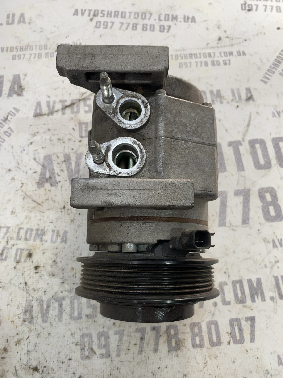 Компресор кондиціонера Jeep Grand Cherokee WK2 P68021637AG
